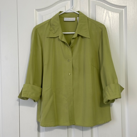 EUC Claiborne button up blouse with three-quarter inch sleeves size large - Picture 1 of 4